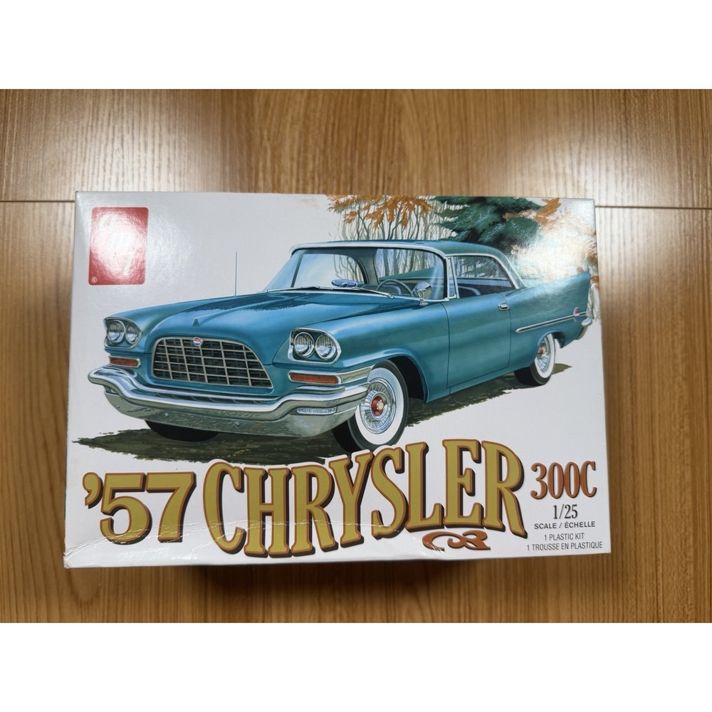 AMT 1/25 '57 Chrysler 300C Model Kit AMT1100M/12 Partially Started